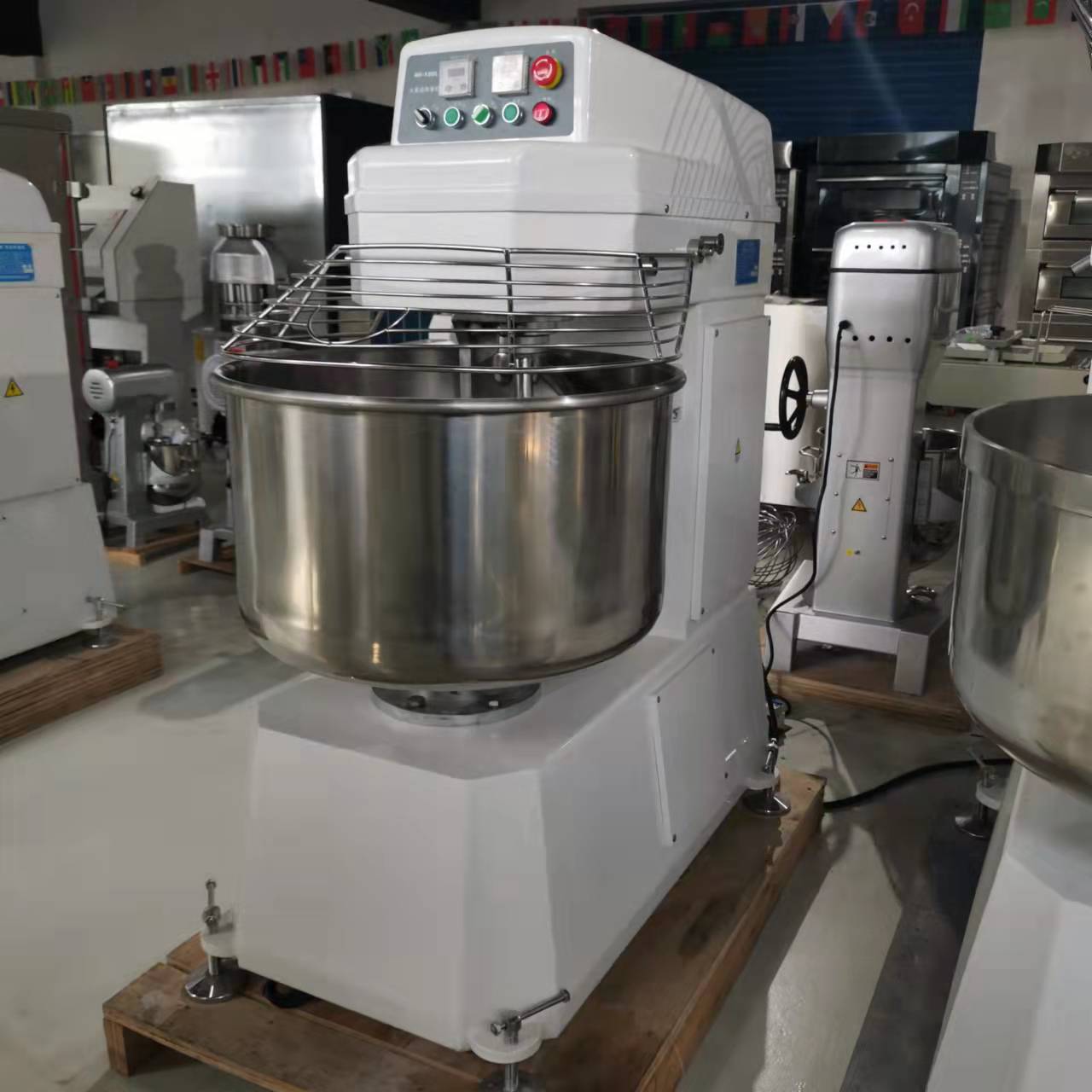 เครื่องผสมแป้งเชิงพาณิชย์ 100  - Commercial Kitchen Mixers Dough Mixer บทวิจารณ์และราคา